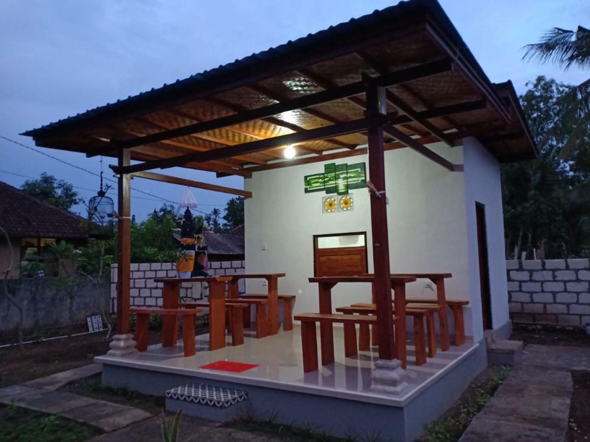 Santhi Guna Bungalow Toyapakeh Exterior foto